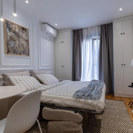 Lux Maison No23 * 波德戈里察