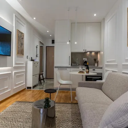 Lux Maison No23 * 波德戈里察